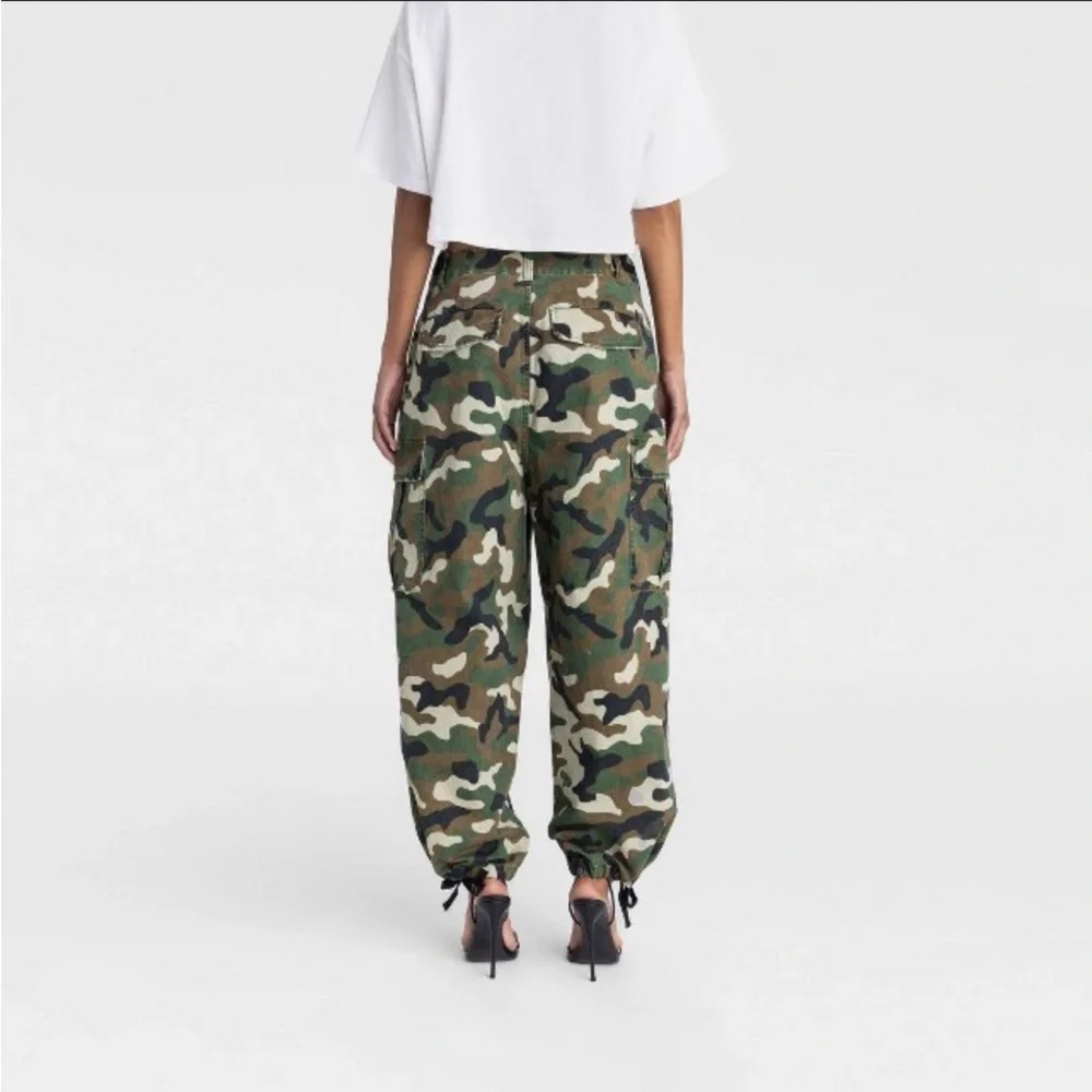 NWT KBB byKAHLANA Mid-Rise Straight Leg 'The Cargo Jogger'- CAMO- XS - Picture 3 of 4